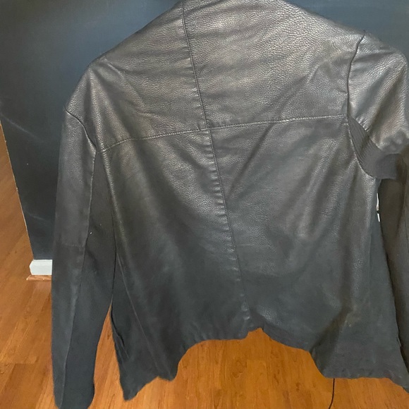 Divided H&M Cropped Faux Leather Jacket - Picture 2 of 3